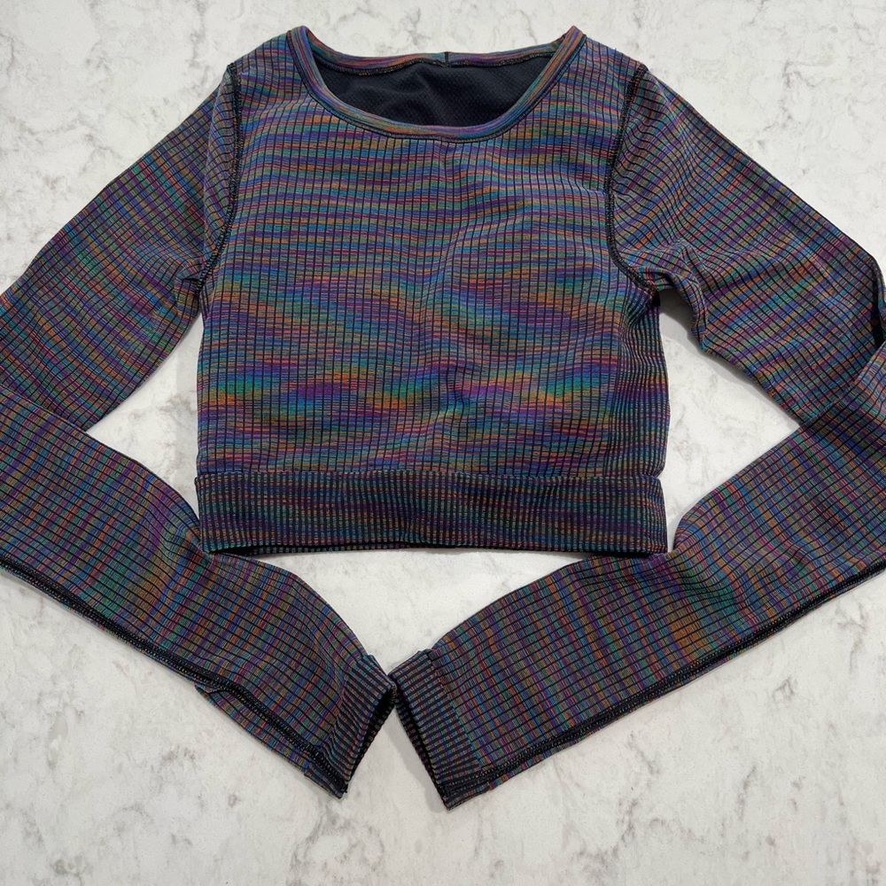 Lululemon ebb crop long sleeve size 2